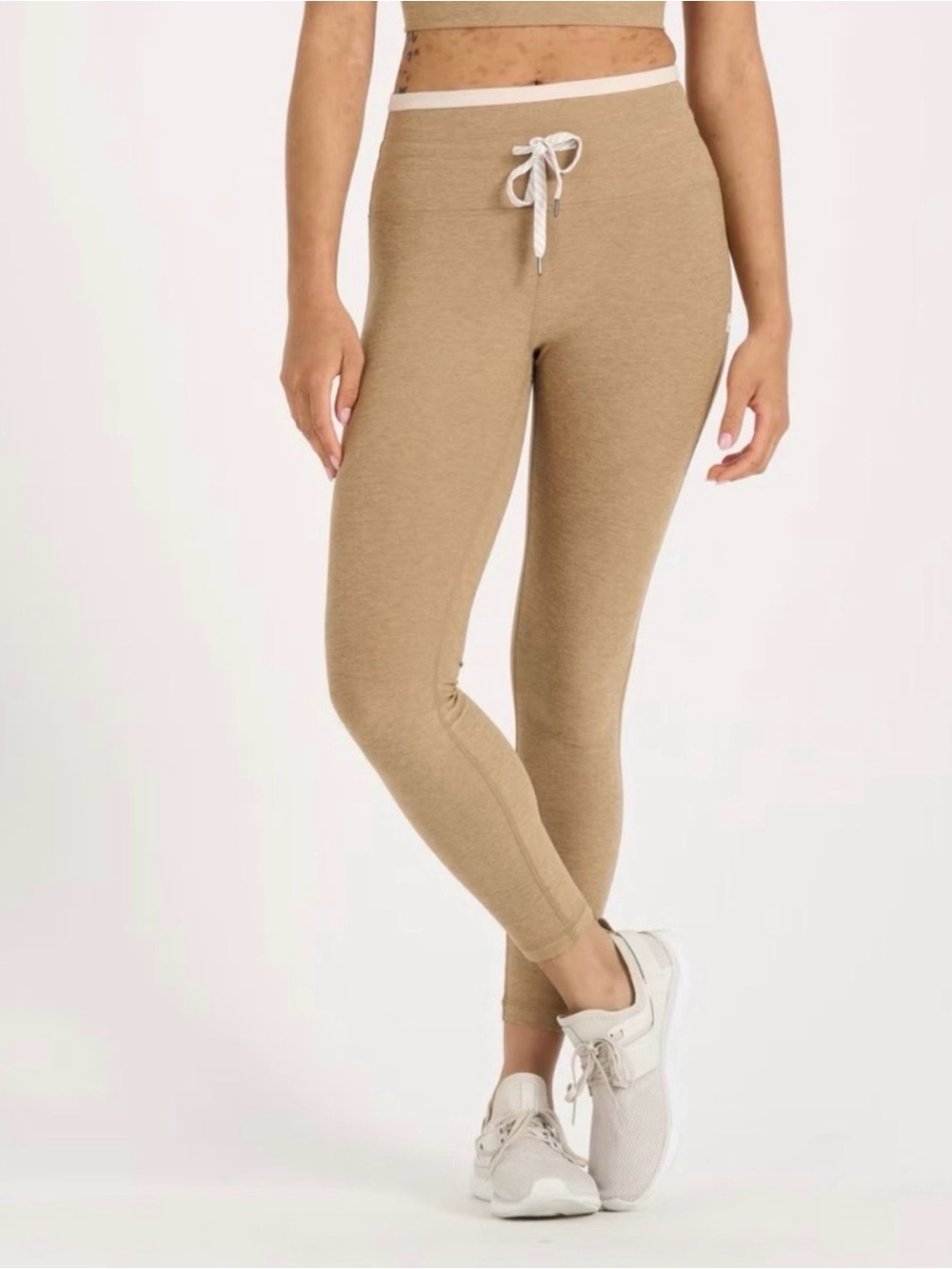 Vuori Leggings in Camel Wheat with Drawstring Waist - M